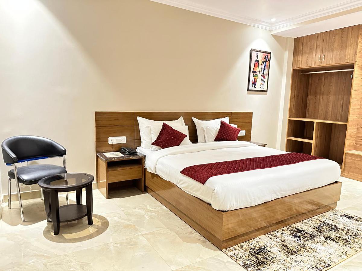 Highlands Hotel Rishīkesh Extérieur photo
