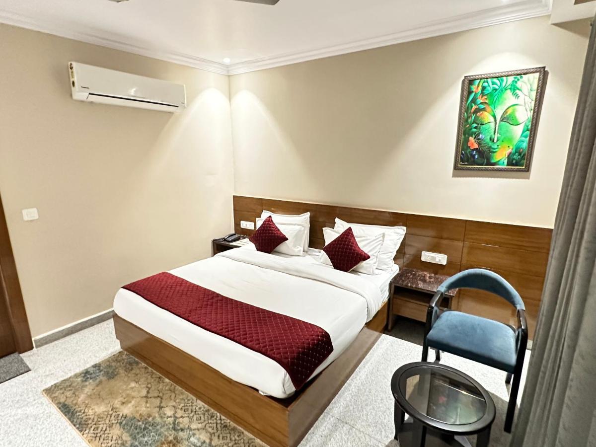 Highlands Hotel Rishīkesh Extérieur photo
